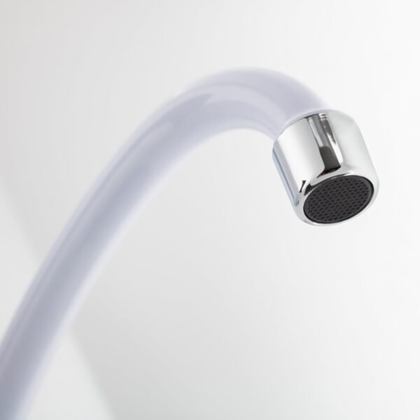 Llave Sencilla Lavaplatos de Pared en ABS Blanca y Cromada Manija Tipo Pomo