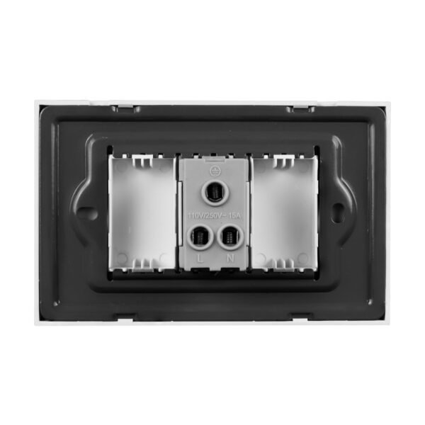 TOMACORRIENTE SENCILLO CON POLO A TIERRA (2P+T) 15A 110V-250V  COLOR BLANCO