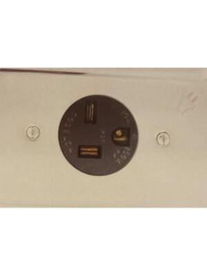 Toma de Incrustar con Polo a Tierra 20A 250V Codelca