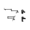 Grifería de pared para lavaplatos Sovrano Tessuto SVR1054 en negro mate, extendida y plegada Grifería de pared para lavaplatos Sovrano Tessuto SVR1054 en negro mate, extendida y plegada