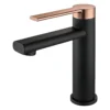 Grifería monocontrol media para lavamanos Sovrano Arno SVR1194 en oro rosa y negro mate, cuerpo cilíndrico Grifería monocontrol media para lavamanos Sovrano Arno SVR1194 en oro rosa y negro mate, cuerpo cilíndrico