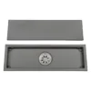 Rejilla de piso rectangular 10 × 30 cm Sovrano SVR1097 en gris concreto, tapa y base con desagüe redondo